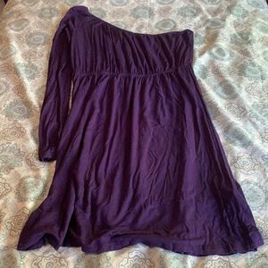 Woman Dark purple dress
